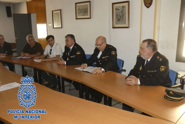 El Servicio de Control de Juego de Azar de la Policía Nacional y Asimare celebran su primera reunión - 1, Foto 1