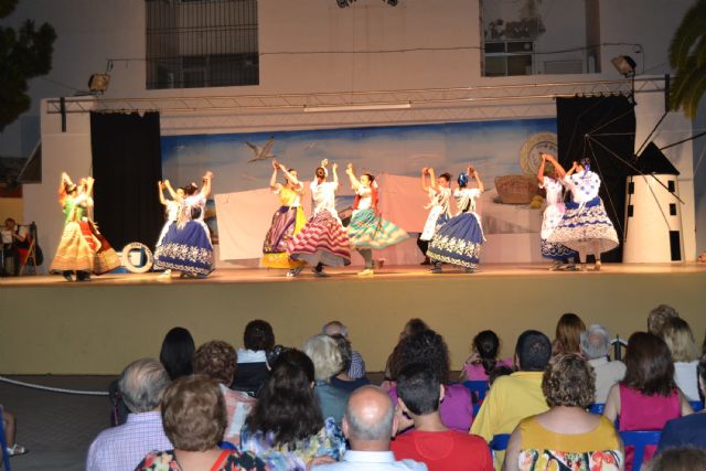 La peña El Caldero abre el IX Festival de Folclore con el montaje Mi abuelo fue pescador - 1, Foto 1