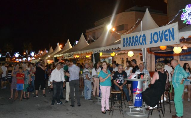 Las barracas populares de las Fiestas Patronales comienzan con música en directo - 2, Foto 2