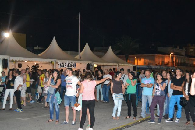 Las barracas populares de las Fiestas Patronales comienzan con música en directo - 3, Foto 3