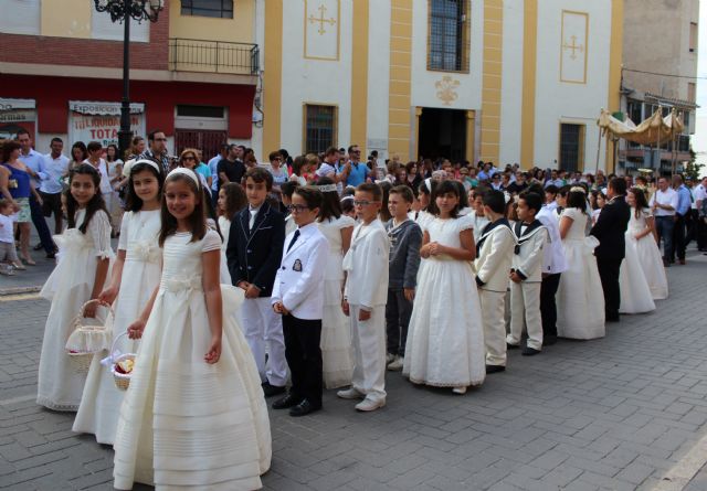 Los niños y niñas lumbrerenses que hicieron su Primera Comunión celebran la procesión del Corpus 2014 - 1, Foto 1