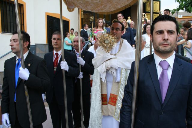 El barrio de San Antonio se engalana para la procesión del Corpus Christi - 1, Foto 1