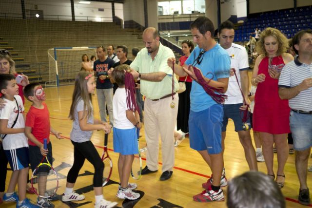Los pequeños tenistas demostraron su nivel en la clausura de la Escuela Municipal - 2, Foto 2