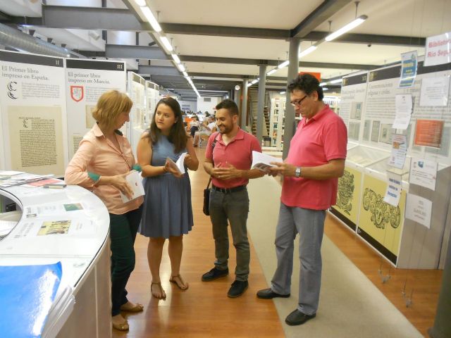 ´Amarás América´, el libro del periodista Manuel Madrid, en la Red Municipal de Bibliotecas - 1, Foto 1