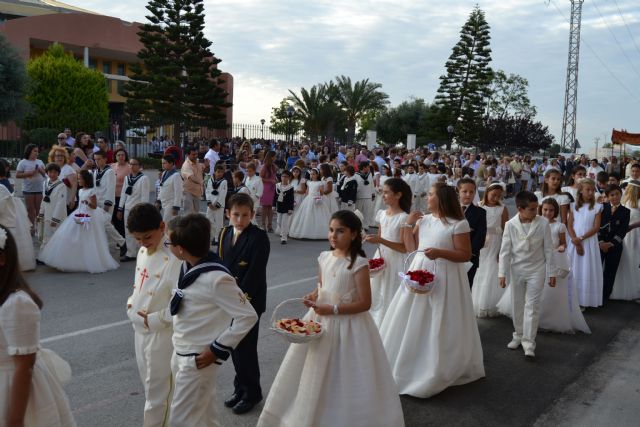 Niños de comunión procesionan en San Pedro y Lo Pagán con motivo del Corpus Christi - 1, Foto 1