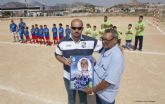 Los pequeños del C.D. Santiago homenajearon a su entrenador El Liebre