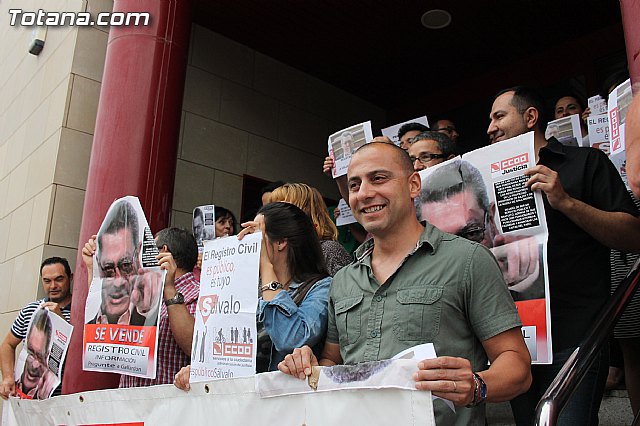 CCOO se concentra ante el Palacio de Justicia de Totana - 5