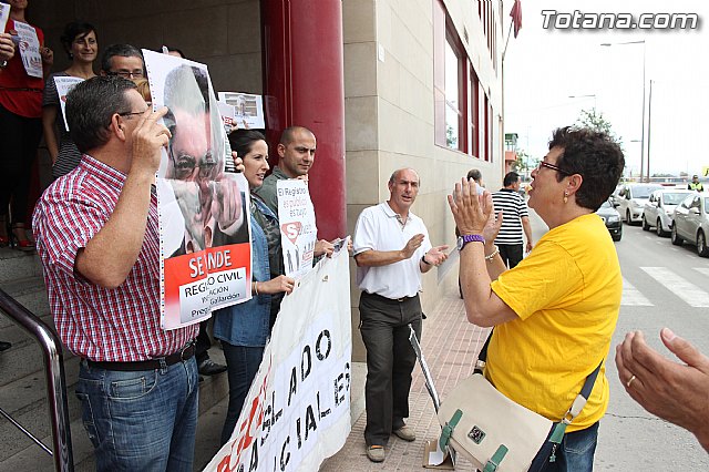 CCOO se concentra ante el Palacio de Justicia de Totana - 10