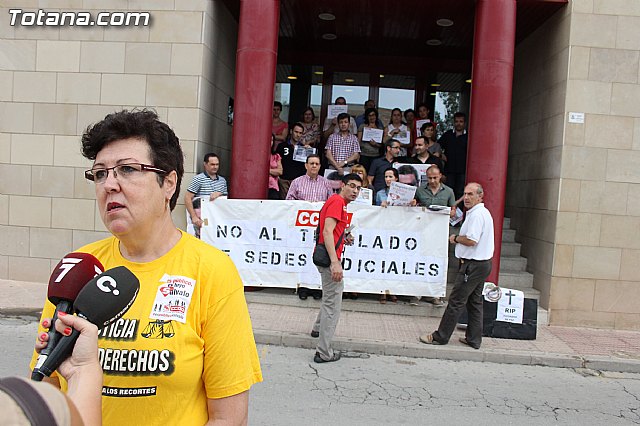 CCOO se concentra ante el Palacio de Justicia de Totana - 25