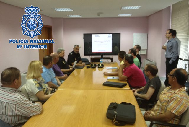 Acuerdo de colaboración entre la Policía Nacional y la Organización Nacional de Ciegos Españoles (ONCE) - 1, Foto 1
