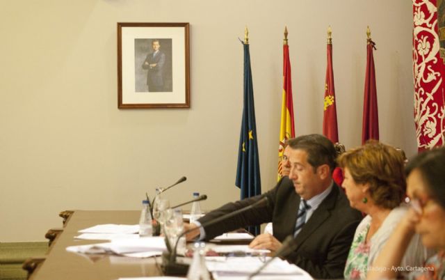 Gobierno y oposición se ponen de acuerdo para facilitar el baño de discapacitados en La Azohía - 2, Foto 2