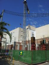 El Ayuntamiento felicita a los vecinos del edificio 'Estrella del Sur', que han iniciado los trabajos para su reconstrucción