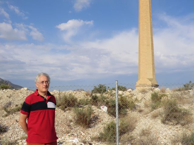 IU-Verdes de Cieza denuncia la deplorable situación de la escombrera junto a la antigua chimenea de Los Guiraos - 1, Foto 1