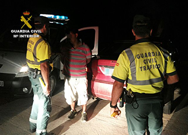 La Guardia Civil detiene a una persona por conducir 32 Km. en sentido contrario y cuadruplicando la tasa de alcoholemia - 2, Foto 2