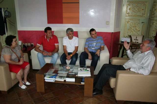El alcalde se reúne con la nueva directiva de la Junta Central de Cofradías de Semana Santa - 2, Foto 2