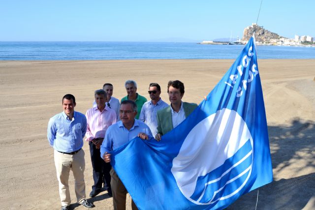 Las Banderas Azules de Águilas ondean ya en las playas y puertos deportivos de la ciudad - 1, Foto 1