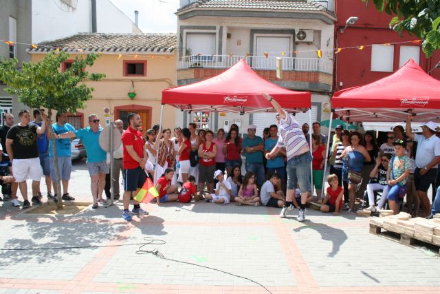 Fernando Zamora y Celia Matallana ganan el I Campeonato del Mundo de Lanzamiento de Ladrillo - 4, Foto 4