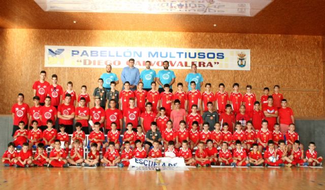 Más de un centenar de niños de la Escuela de Fútbol Sala de Águilas recogen sus diplomas - 1, Foto 1