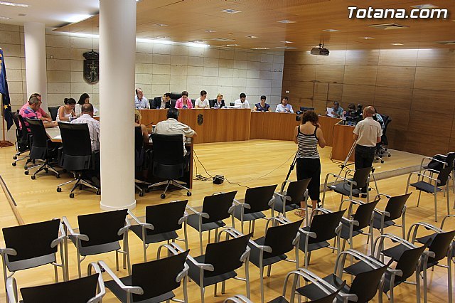 El Pleno aprueba instar al Ministerio de Agricultura a que apruebe el Plan de Cuenca del Segura a la mayor brevedad posible, Foto 1