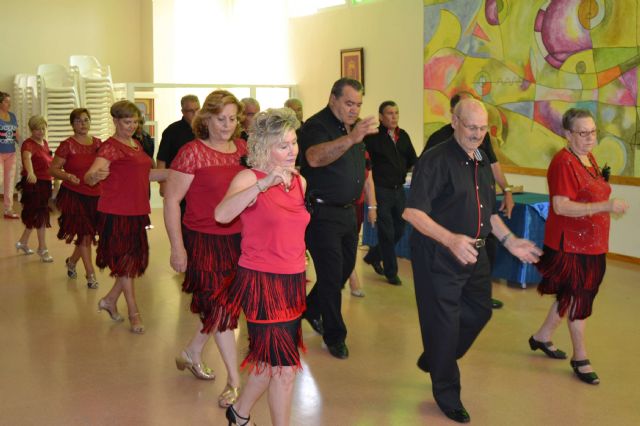El hogar del pensionista José Espinosa cierra el curso con actuaciones y exposición de trabajos - 1, Foto 1
