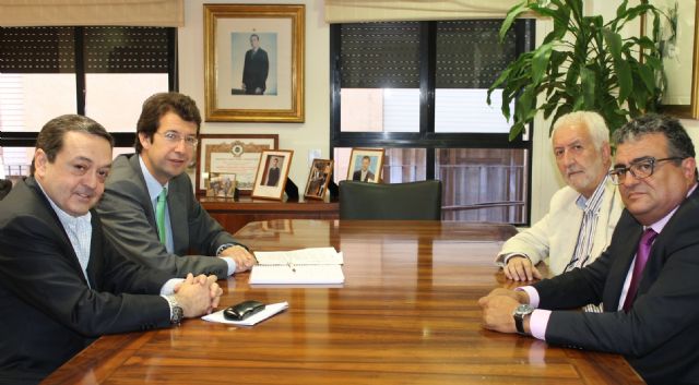 Juan Carlos Ruiz se reúne con representantes de Fepemur - 1, Foto 1