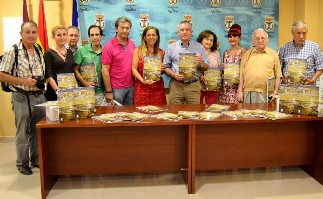 El tradicional Libro de Verano muestra una buena parte del pasado y presente de Águilas - 2, Foto 2