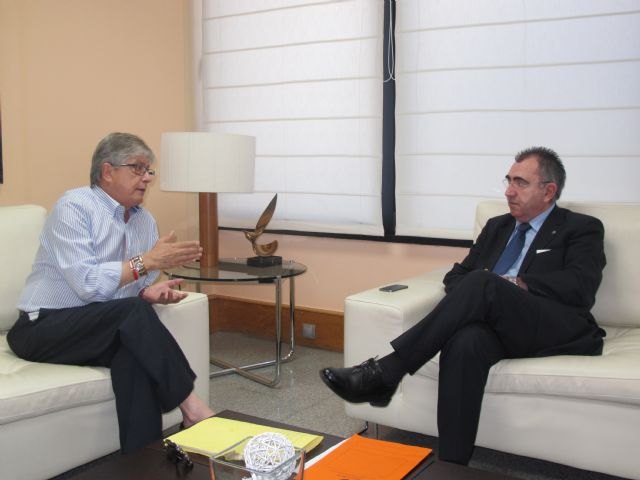 La Consejería de Fomento promueve la ejecución de operaciones de mejora y conservación en carreteras de Puente Tocinos - 1, Foto 1