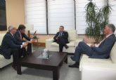 El consejero de Fomento se rene con el director de la zona noreste de la empresa FCC