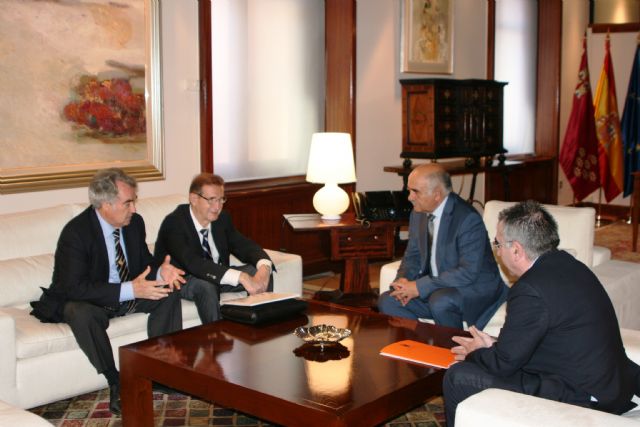 El presidente de la Comunidad recibe al secretario general de Ferrmed - 2, Foto 2
