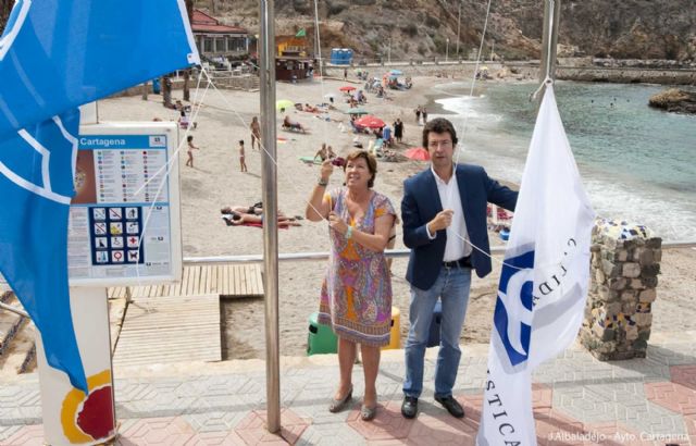 Cala Cortina luce ya sus distintivos de calidad turística - 1, Foto 1