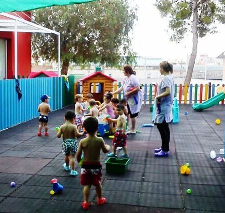 Los niños de la Escuela Infantil Reina Sofía de Alguazas reciben las vacaciones de verano con una Fiesta del Agua - 1, Foto 1