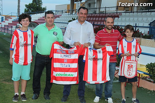 Olmpico de Totana y Granada CF, de Primera Divisin, suscriben un acuerdo de colaboracin - 10