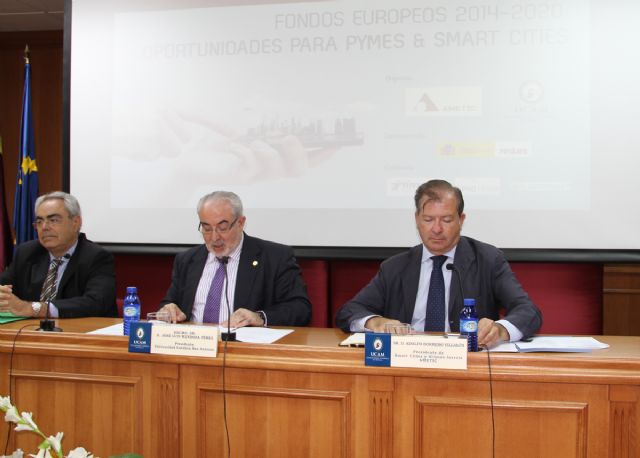 La UCAM y AMETIC celebran una jornada de orientación sobre el desarrollo de ciudades inteligentes - 1, Foto 1