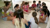 Ms de 60 niños y niñas de Lorqu aprenden y se divierten en la Escuela de Verano