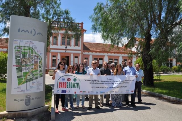 El IMIDA experimenta un sistema de producción conjunta de peces y plantas para ahorrar abono y aumentar la eficiencia del agua - 1, Foto 1
