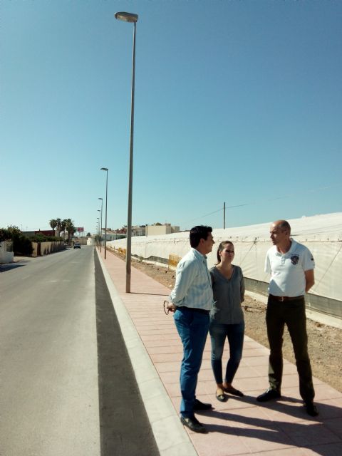 Los vecinos de Pozo Aledo ya pueden ir a su centro cívico por una acera segura - 1, Foto 1