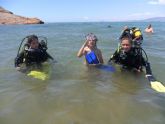 Una veintena de participantes recibe su bautismo de buceo en nuestra costa