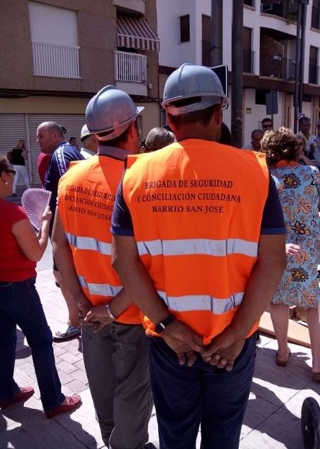 Una brigada de vigilancia facilita la accesibilidad en todas las calles del barrio de San José en Lorca durante las obras de renovación - 1, Foto 1