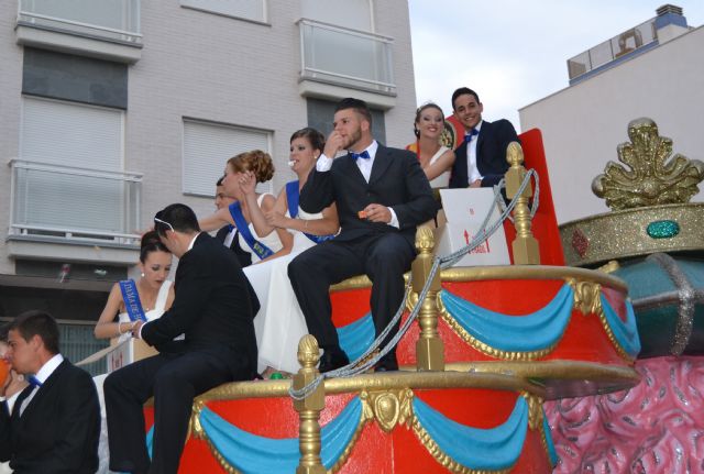 El desfile de carrozas pone fin a las fiestas en honor a San Pedro Apóstol - 3, Foto 3