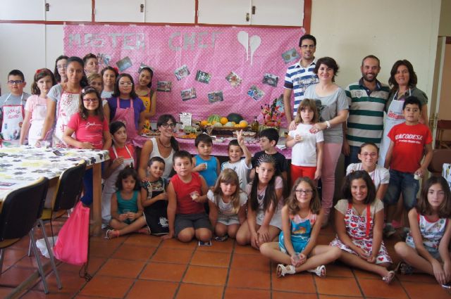 Más de 100 niños participan en las actividades de cocina, pintura, moldeado y fotografía - 1, Foto 1