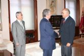 El presidente de la Comunidad recibe al presidente del Grupo Compaña Logstica de Hidrocarburos