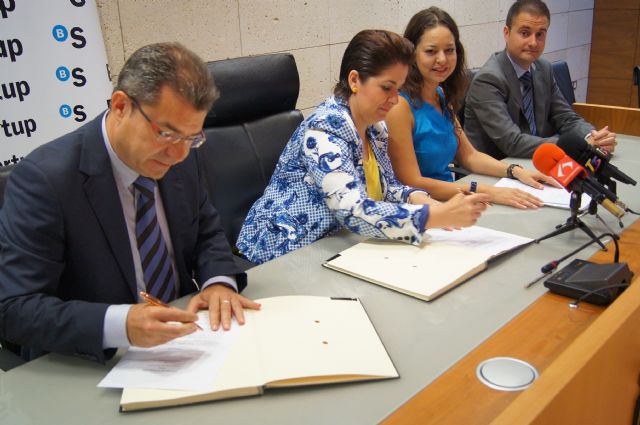 El ayuntamiento de Totana y el banco cam-sabadell firman un convenio para facilitar la financiación a los emprendedores - 1, Foto 1