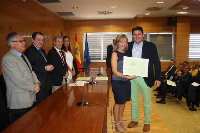 El Ayuntamiento de San Javier recibe el Premio a las Iniciativas de educación ambiental que concede la Consejería de Agricultura y Agua - 1, Foto 1