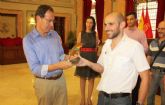 Cmara recibe la 'Pluma de Plata' concedida por el Colectivo 'No te Prives' al Ayuntamiento