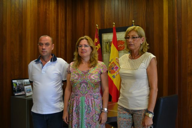 El Ayuntamiento y FAPA Pinatar firman un convenio para la puesta en marcha del banco de libros Municipal - 2, Foto 2