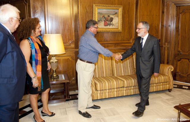 El alcalde de Los Alcázares comunica al presidente de la Asamblea Regional la concesión de la Crilla de Oro - 1, Foto 1