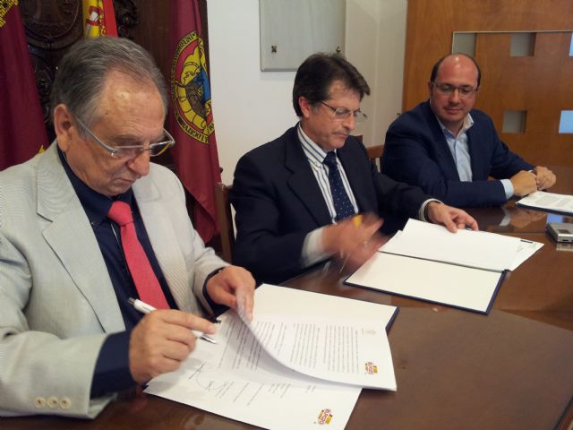 El Ayuntamiento de Lorca y ElPozo firman un acuerdo, Foto 2