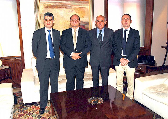 El presidente de Murcia Seniors Club transmite al Garre la urgencia de trasladar a la sociedad mensajes contundentes de cambio - 1, Foto 1