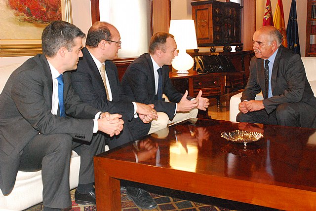 El presidente de Murcia Seniors Club transmite al Garre la urgencia de trasladar a la sociedad mensajes contundentes de cambio - 2, Foto 2