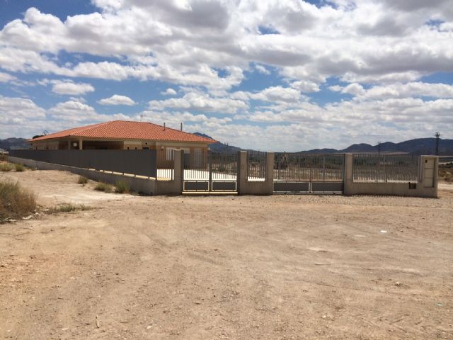 Hoy se inician las obras de ampliación en la Calle San Agustín que dará servicio a la Escuela Infantil Municipal - 1, Foto 1
